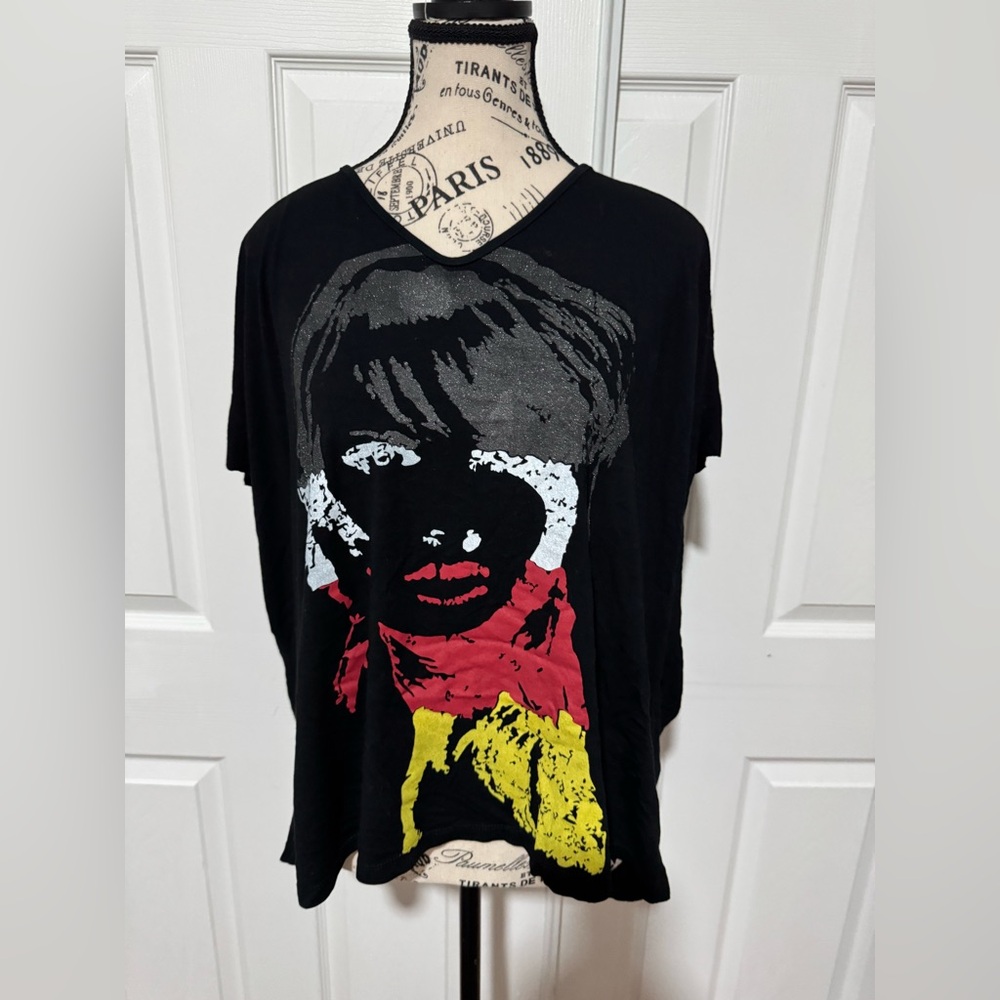 Women’s black graphic blouse medium $5 final